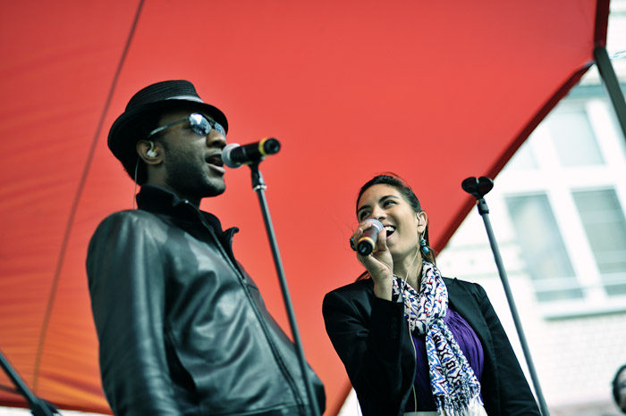 Aloe Blacc and Maya Jupiter live