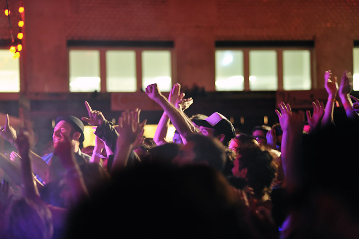 Aloe Blacc and Maya Jupiter live